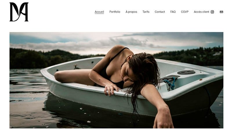 20. Demestre Photographie - Best Professional Services Website Example