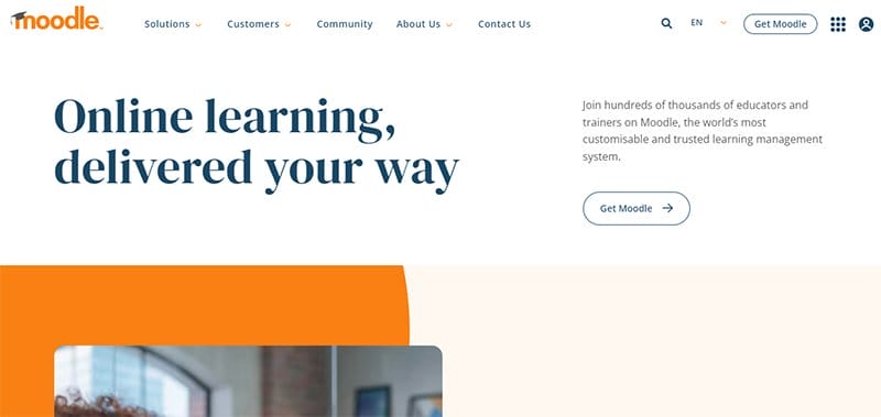 12. Moodle - Real Multilingual Website Examples